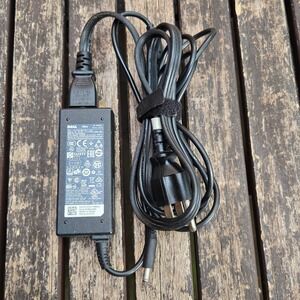 Dell OEM 45W Laptop AC Power Adapter Charger DA45NM140